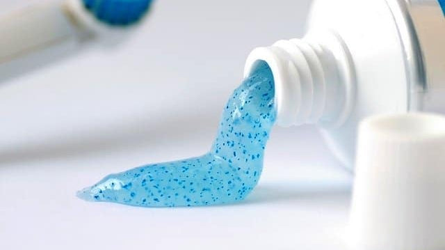Do you still brush with microplastics?