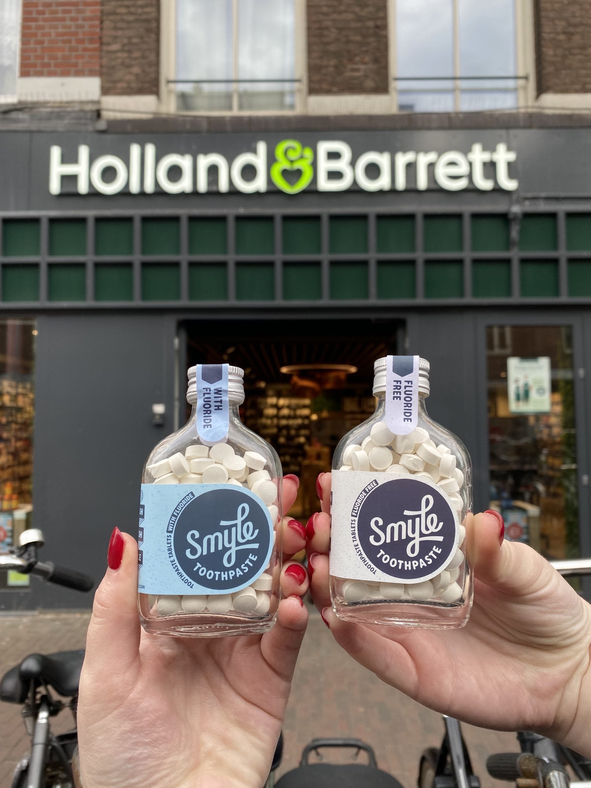 SMYLE AT HOLLAND & BARRETT